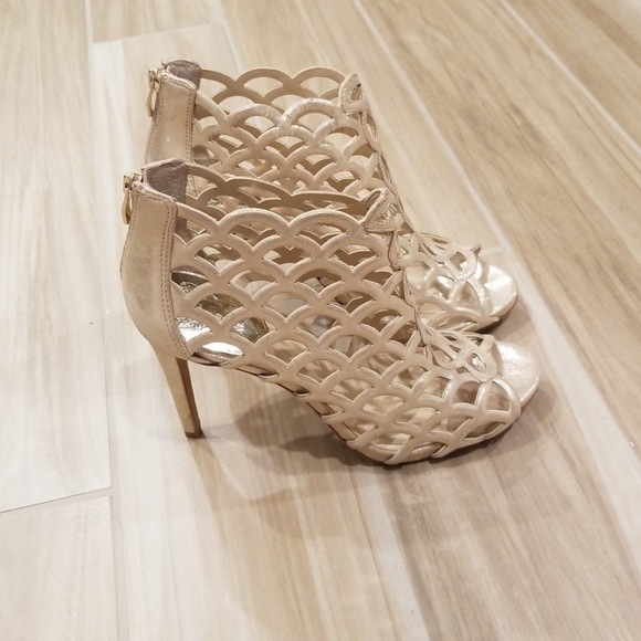 Shoes - Picture 2 of 3